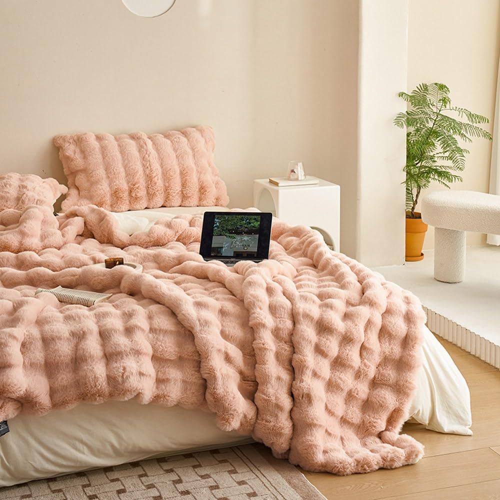 Harlow™ | Velvet Fur Blanket