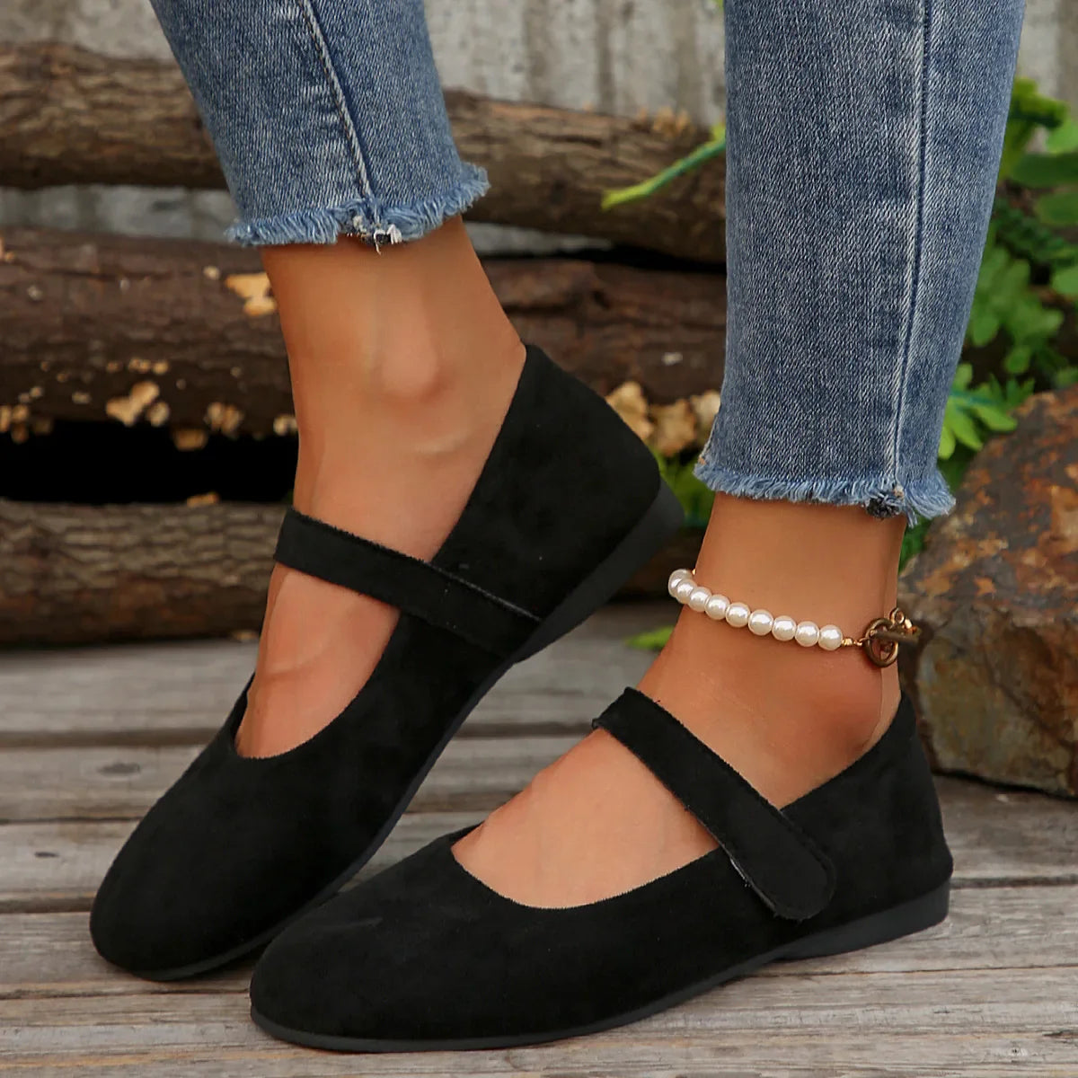 Harlow™ | Noir Suede Leather Flats