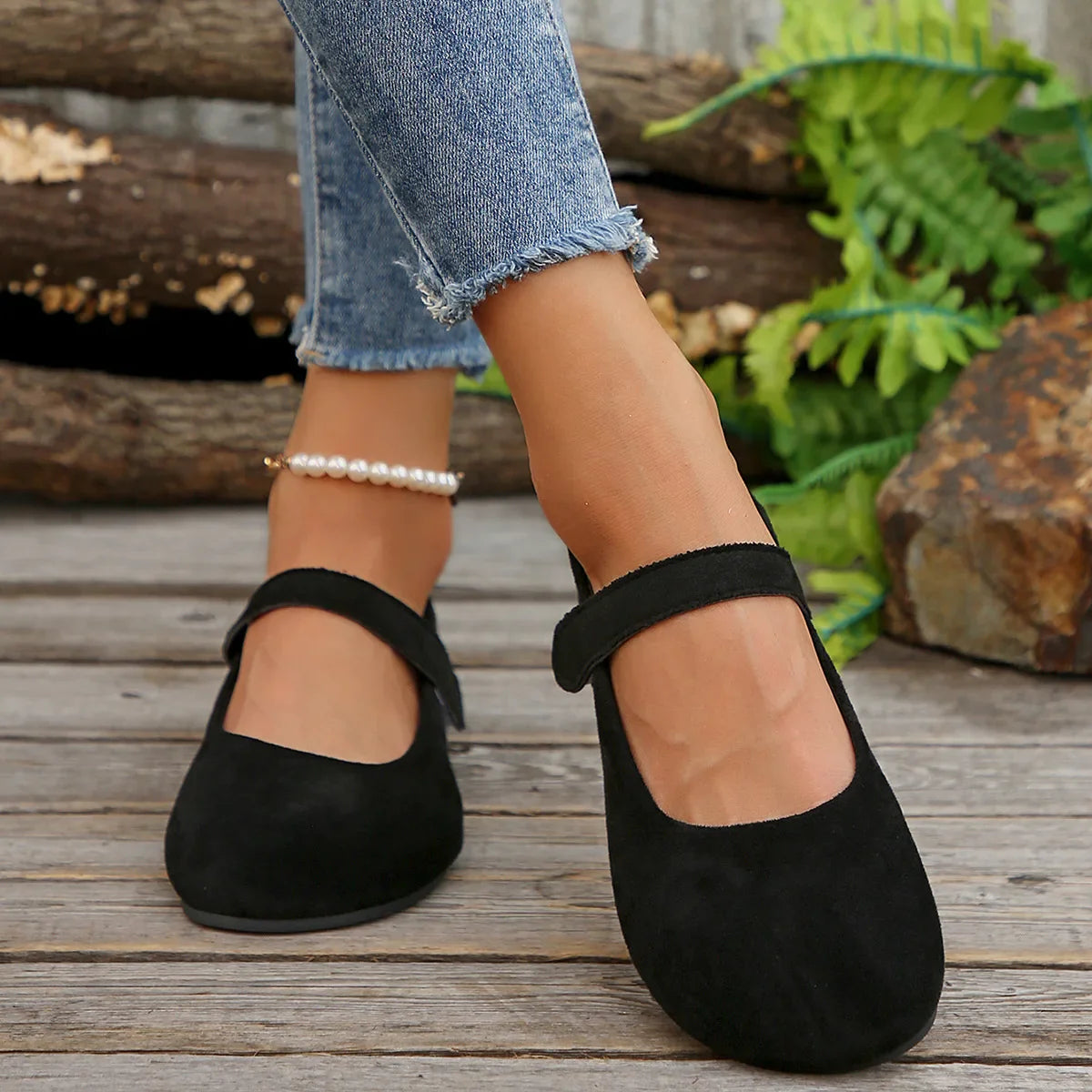 Harlow™ | Noir Suede Leather Flats